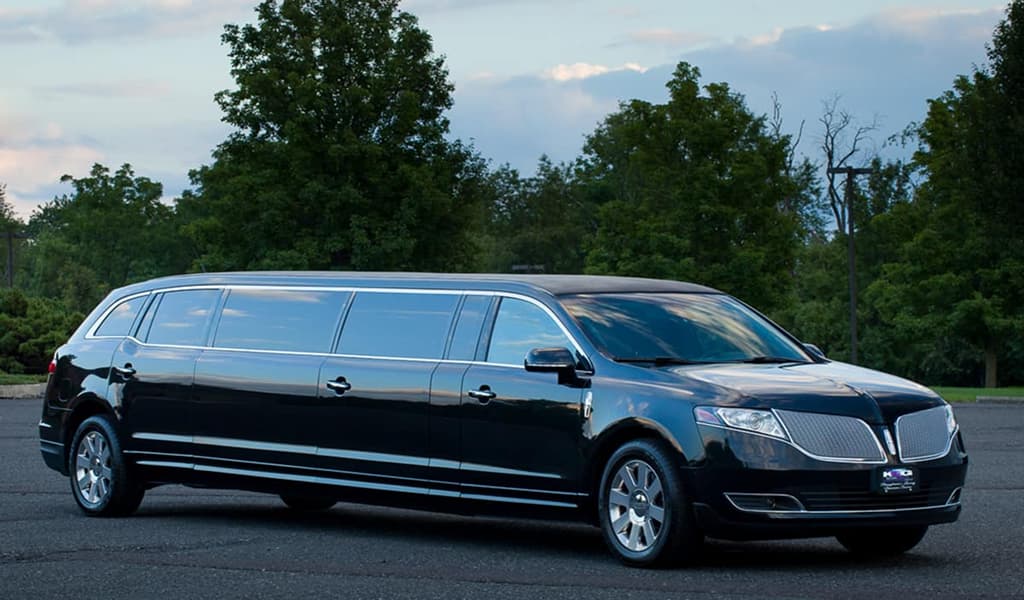 Lincoln Stretch Limo